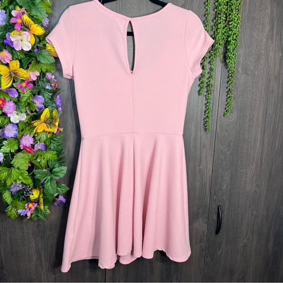 {💙2/$40💙Banana Lemon Pink Short Sleeve Fit & Flare Mini Dress Size M - Picture 11 of 15